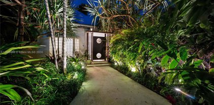 6165 Pine Tree Dr, Miami Beach