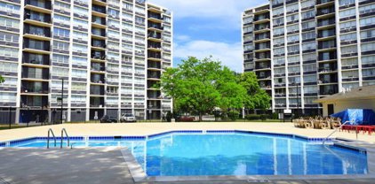 8809 W Golf Road Unit #11D, Niles