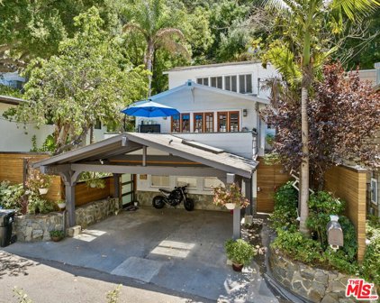 9844  Yoakum Dr, Beverly Hills