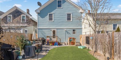 35 Hall  Avenue, Newport