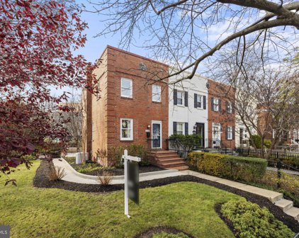 1200 Colonial Ave, Alexandria