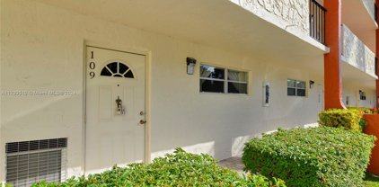 9800 N Hollybrook Lake Dr Unit #109, Pembroke Pines