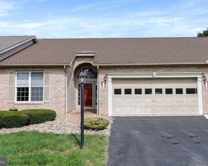 21 Bryn Mawr Ct, Falling Waters