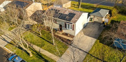 703 Sunset Circle, Streamwood
