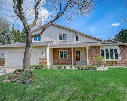 1538 Briarknoll Circle, Arden Hills