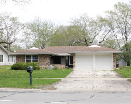 104 S Schmidt Road, Bolingbrook