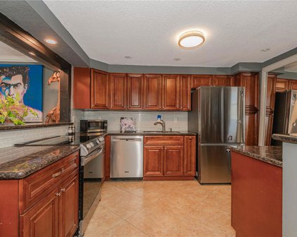 3050 Ne 16th Ave Unit #207, Oakland Park