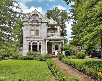 920 Main St, Shelbyville