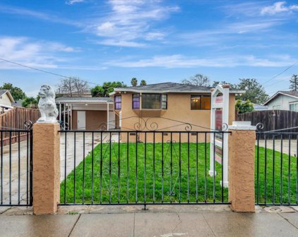 365 Larkspur DR, East Palo Alto