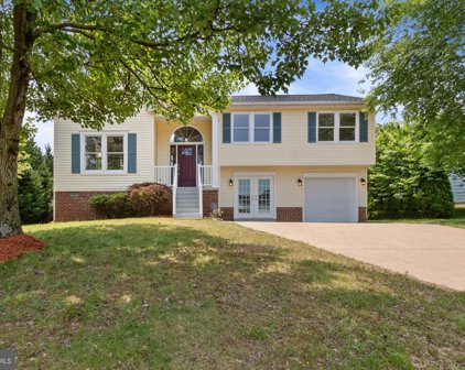 1 Collen Rd, Fredericksburg