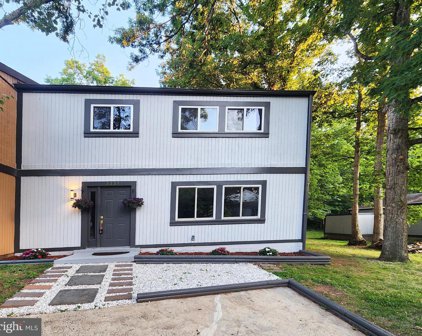 2227 Sanibel Dr, Reston