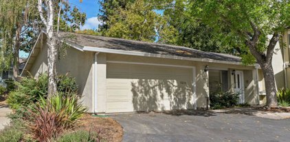 98 Fountainhead Ct, Martinez