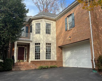 10090 Cover Pl, Fairfax