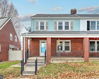 1131 E Maple St, York
