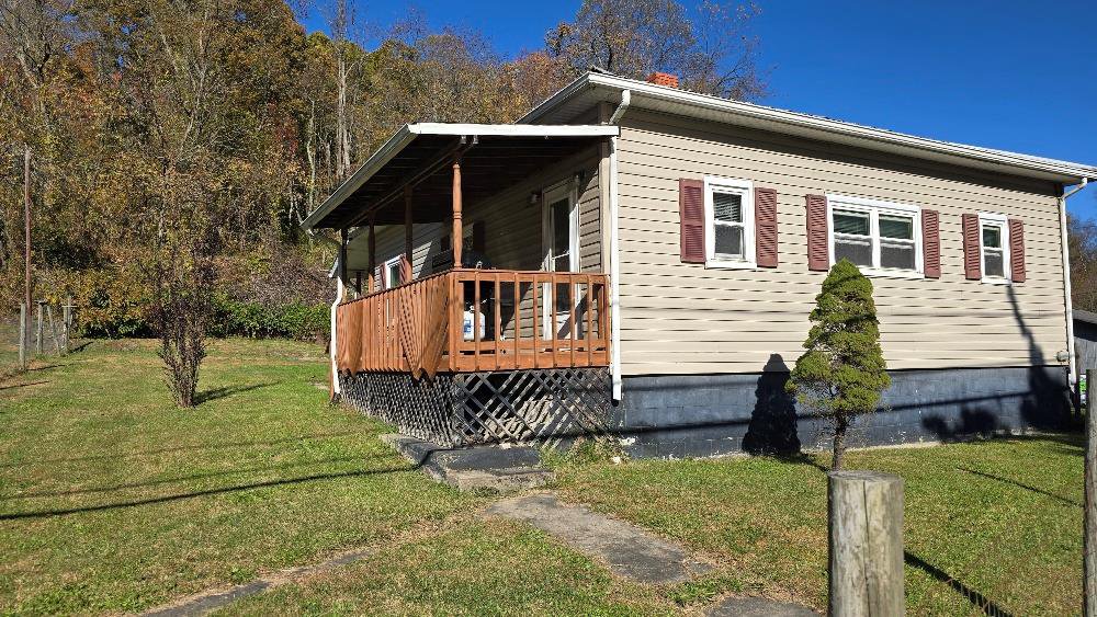 Real Estate For Sale Scarbro WV MLS 88836 6797 Okey L Patteson Road