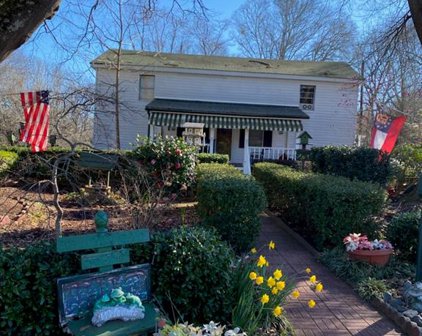 136 Sloan Street, Roswell