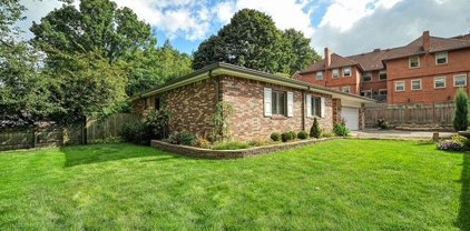 5627 Beacon Street, Squirrel Hill