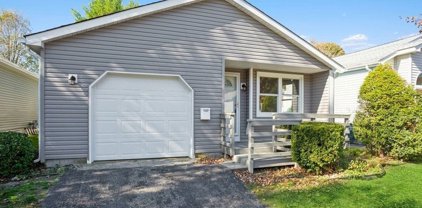 5123 Village Circle E Unit #5123, Manorville