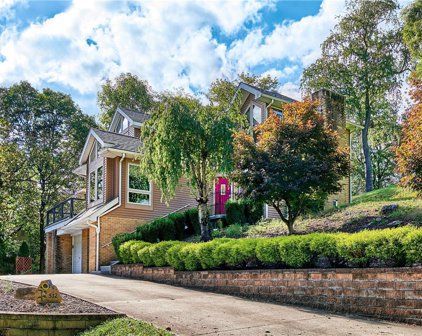 512 Argonne Boulevard, Ellwood City - Law