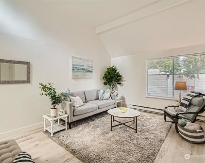14600 SE 176th Street Unit #J3, Renton