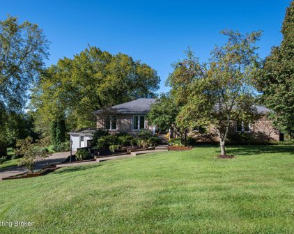 7414 Old Coach Rd, Crestwood
