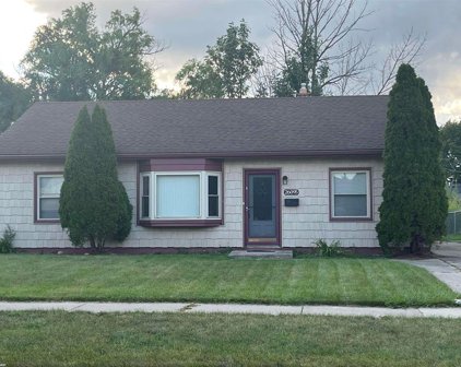 26095 Waldorf, Roseville