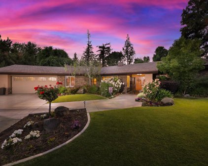905 Calzada, Bakersfield
