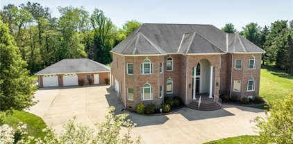 7233 Pointe Place, Hanover