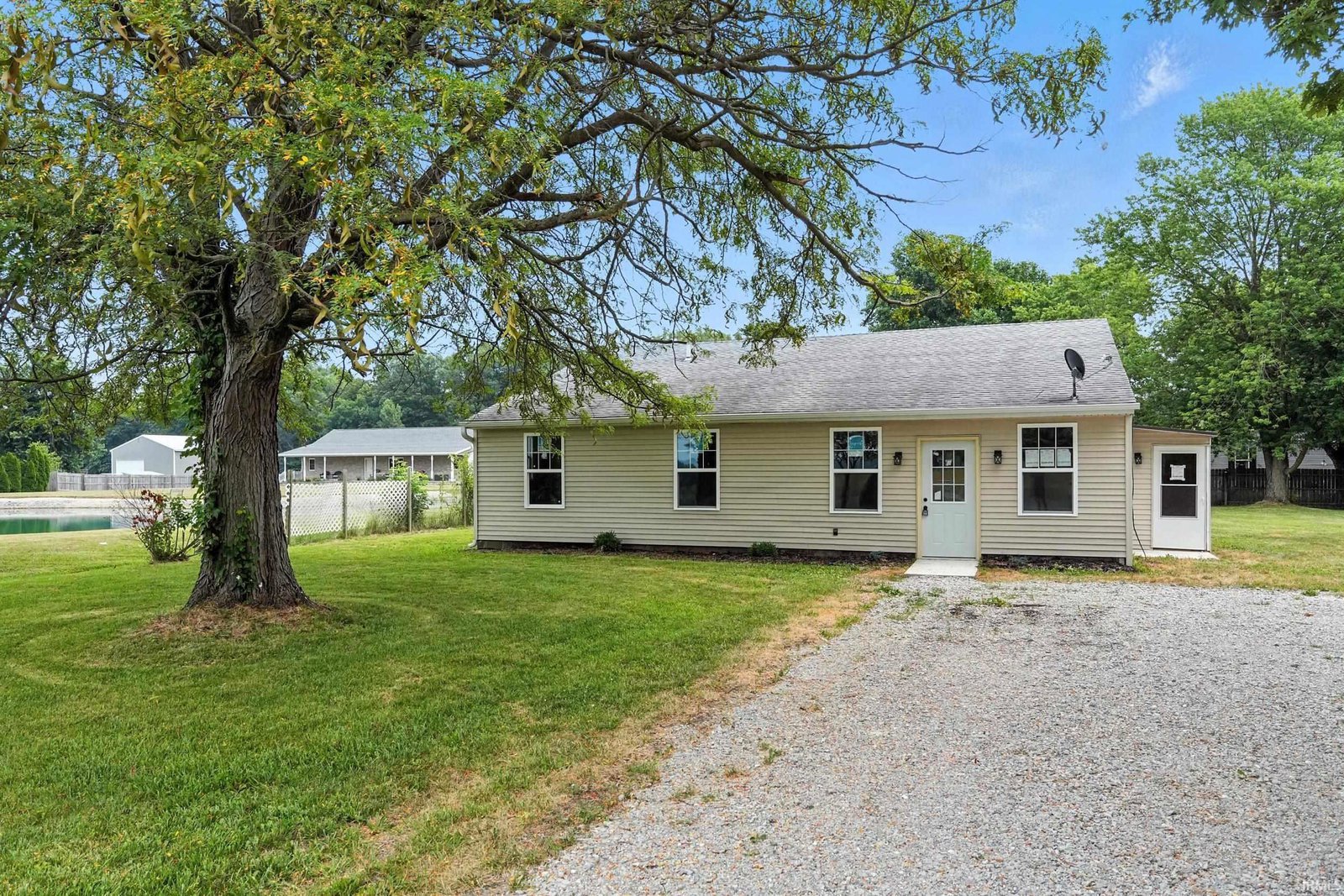 15005 Mill Rd, Fort Wayne