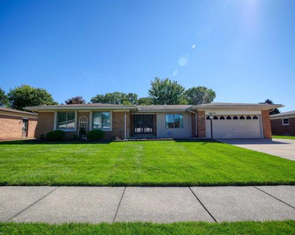 39058 Donahue, Clinton Twp