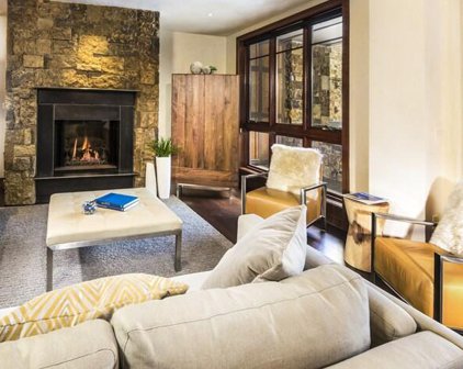 141 E Meadow Drive 4A West, Vail