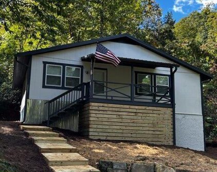 246 Montgomery Lane, Clayton