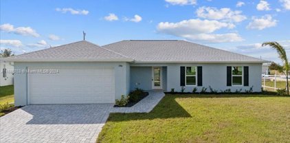 1904 Ne 2nd Pl, Cape Coral