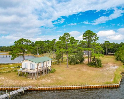 3022 Holley Point Rd, Navarre