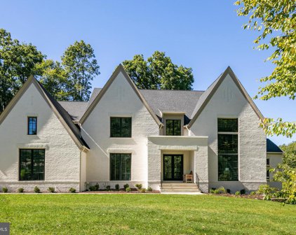 8020 Georgetown Pike, Mclean