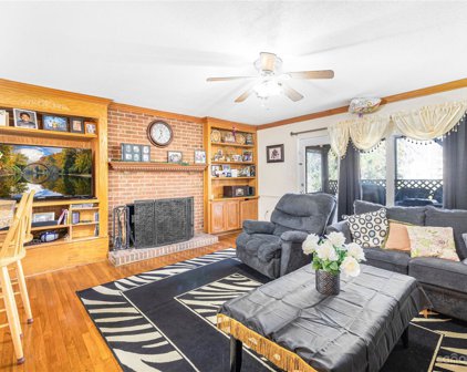 9201 Robert Frost  Lane, Charlotte