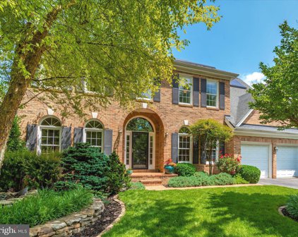 310 Midsummer Dr, Gaithersburg