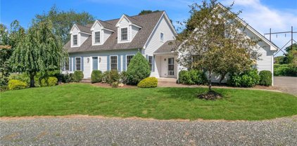 70 Griffin Road, East Windsor