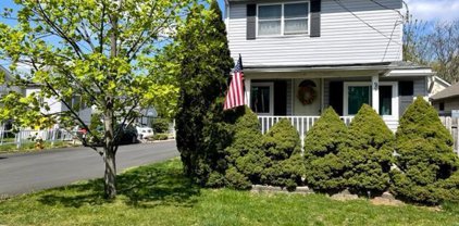 99 Highfield Avenue, Matawan
