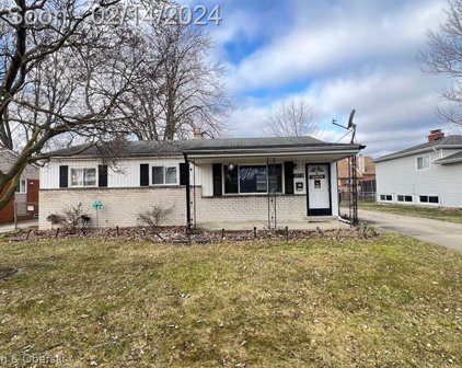 33731 Newport, Sterling Heights