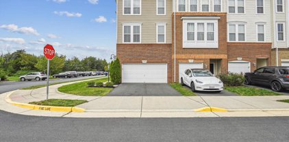 21785 Harroun Ter, Ashburn