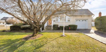 118 Plitt Avenue, Farmingdale