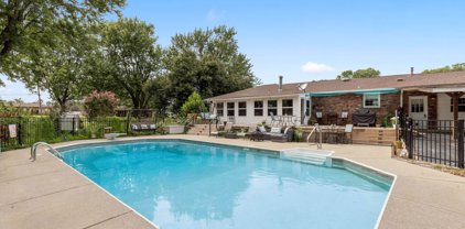 226 Island Dr, Hendersonville