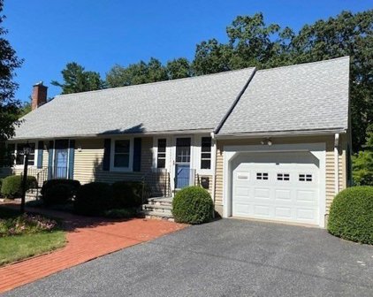 36 Plant Avenue, Hudson