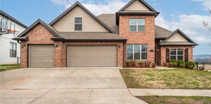 1601 Coopers Cove, Fayetteville