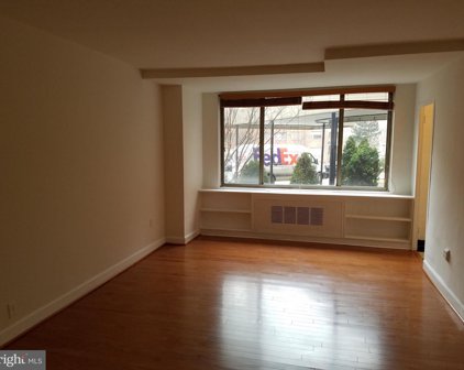 1121 Arlington Blvd Unit #203, Arlington