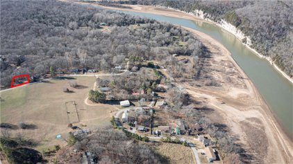 18969 Shoreline Way, Fayetteville