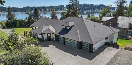 8009 Warren Drive NW, Gig Harbor