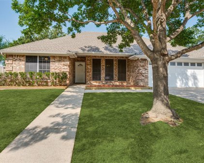 9301 Weeping Willow  Drive, North Richland Hills