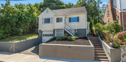 64 Lanark Rd, Malden
